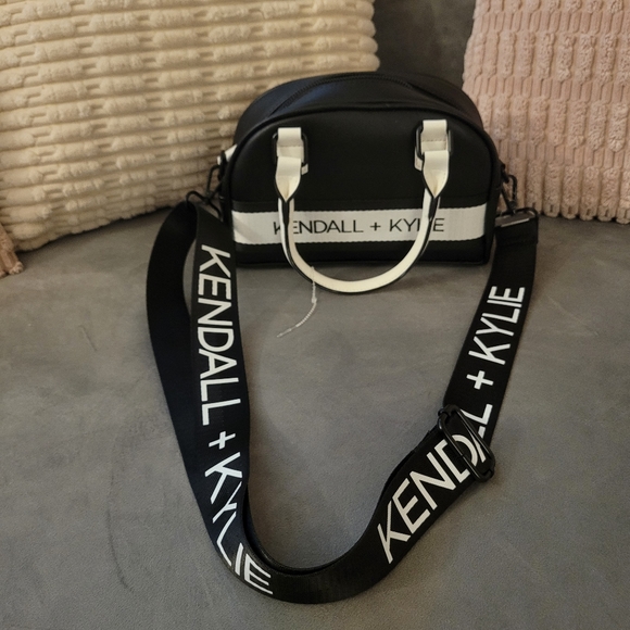 Kendall & Kylie Handbags - Kendal and Kylie small crossbody
